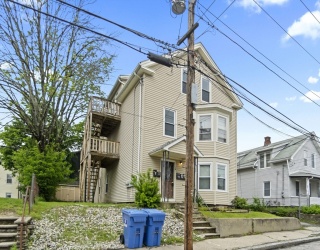19 Park St, Webster, Massachusetts, 5 Bedrooms Bedrooms, 16 Rooms Rooms,5 BathroomsBathrooms,Residential Income,For Sale,Park St,73374872