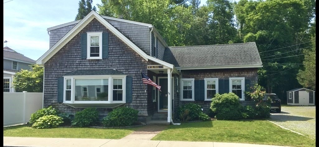 38 South St., Marion, Massachusetts, 2 Bedrooms Bedrooms, 6 Rooms Rooms,1.5 BathroomsBathrooms,Residential Lease,For Rent,South St.,73377087