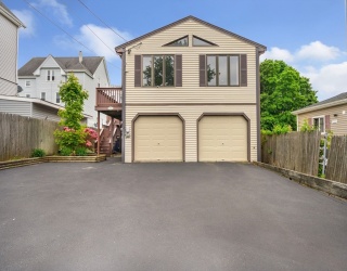 709 Hicks St, Fall River, Massachusetts, 2 Bedrooms Bedrooms, 4 Rooms Rooms,1.5 BathroomsBathrooms,Residential,For Sale,Hicks St,73377080