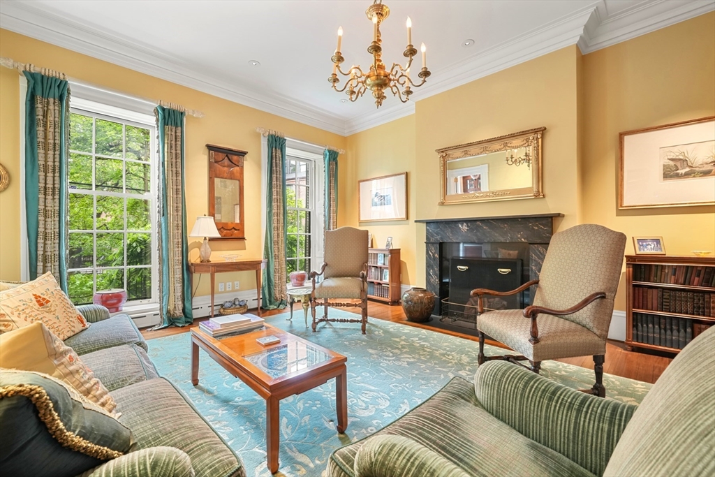 80 Pinckney Street, Boston, Massachusetts, 4 Bedrooms Bedrooms, 12 Rooms Rooms,7 BathroomsBathrooms,Residential,For Sale,Pinckney Street,73377097