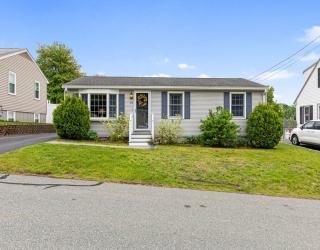 20 Maxine St, New Bedford, Massachusetts, 3 Bedrooms Bedrooms, 6 Rooms Rooms,2 BathroomsBathrooms,Residential,For Sale,Maxine St,73377108