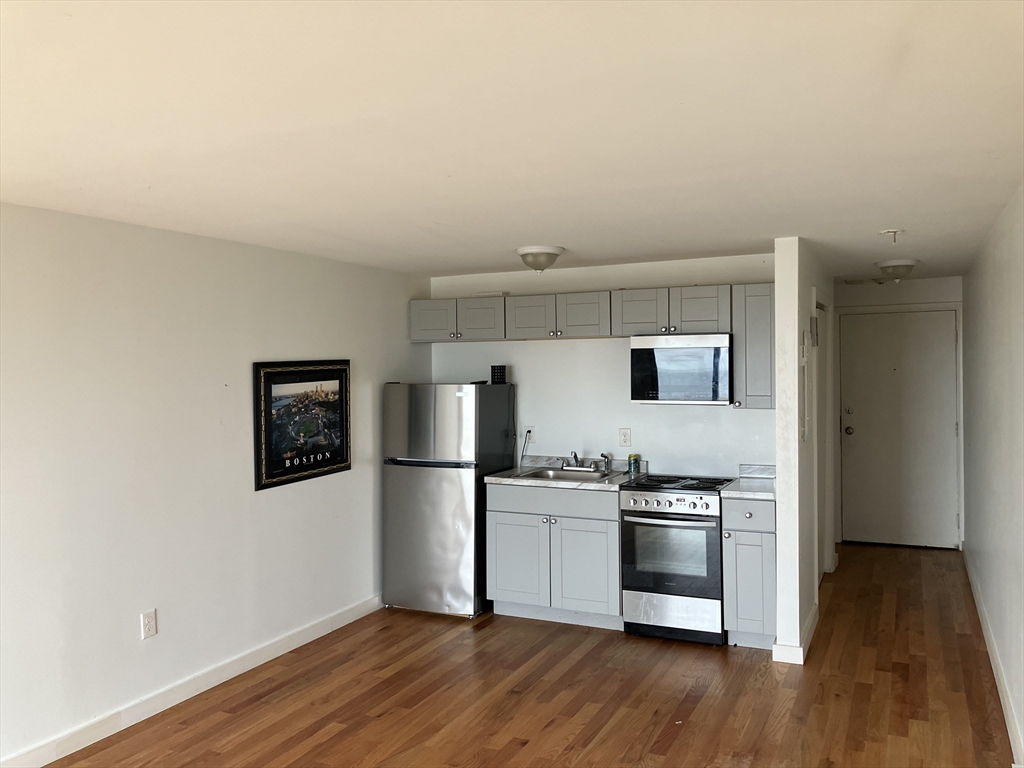 383 Revere Beach Blvd, Revere, Massachusetts, 1 Bedroom Bedrooms, 1 Room Rooms,1 BathroomBathrooms,Residential,For Sale,Revere Beach Blvd,73377116