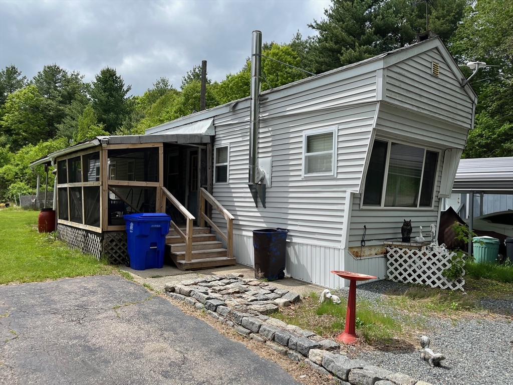 31 Willow Terrace, Taunton, Massachusetts, 2 Bedrooms Bedrooms, 4 Rooms Rooms,1 BathroomBathrooms,Residential,For Sale,Willow Terrace,73377130