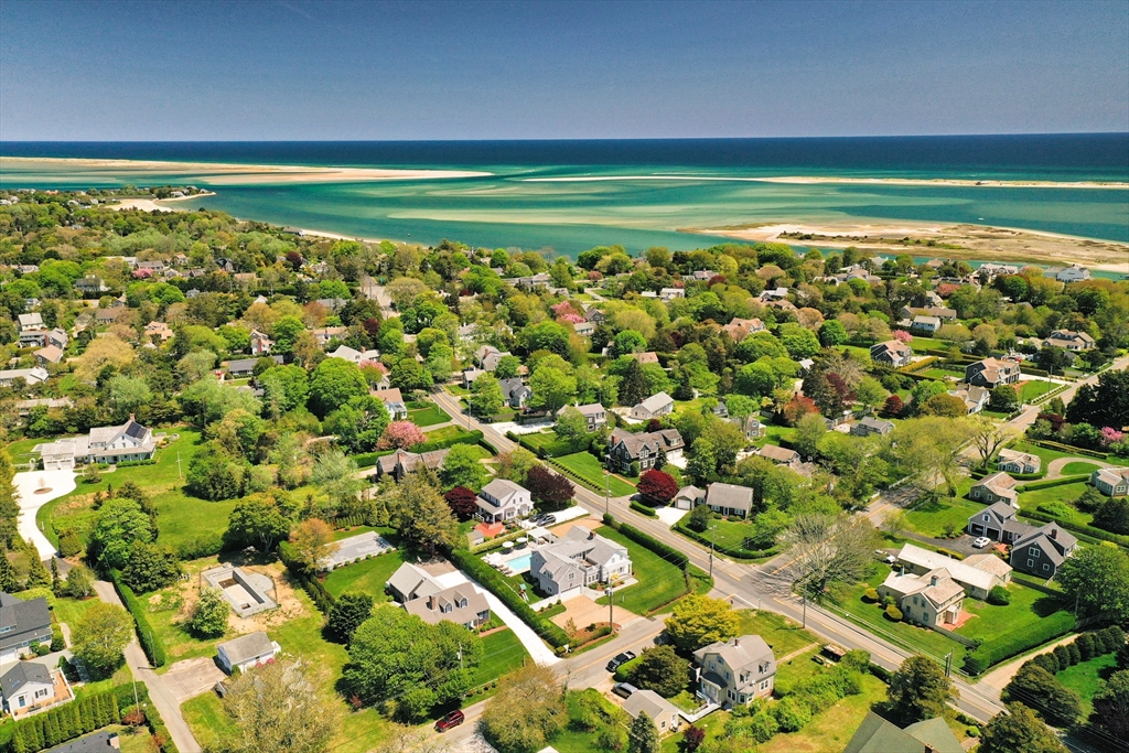150 Barcliff Avenue, Chatham, Massachusetts, 6 Bedrooms Bedrooms, 12 Rooms Rooms,4 BathroomsBathrooms,Residential,For Sale,Barcliff Avenue,73377151