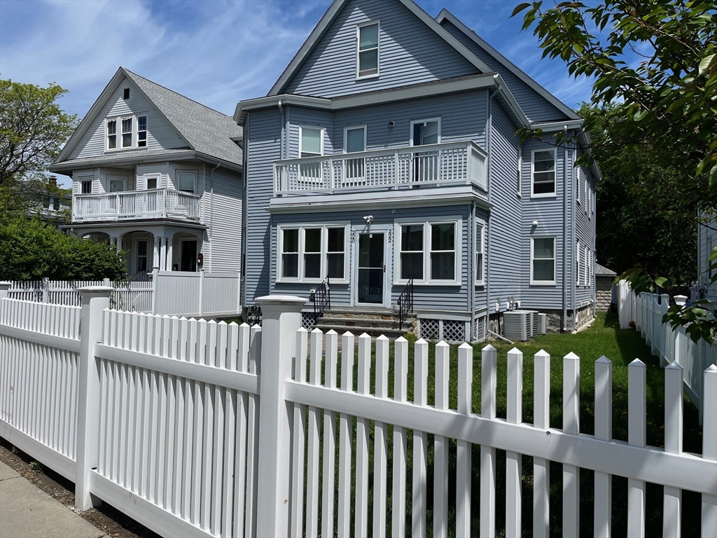 220 Blue Hills Pkwy, Milton, Massachusetts, 4 Bedrooms Bedrooms, 8 Rooms Rooms,3 BathroomsBathrooms,Residential Lease,For Rent,Blue Hills Pkwy,73377182