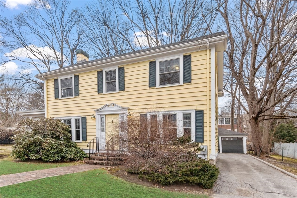 110 Leonard St, Belmont, Massachusetts, 4 Bedrooms Bedrooms, 8 Rooms Rooms,3 BathroomsBathrooms,Residential Lease,For Rent,Leonard St,73377190