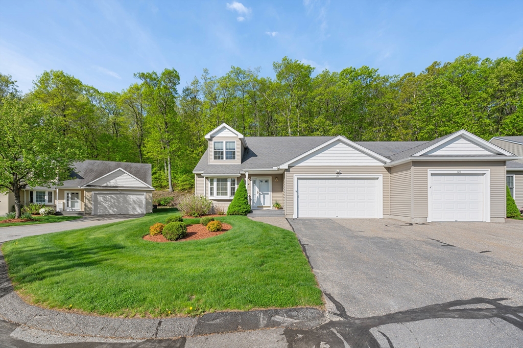 122 Angell Brook Drive, West Boylston, Massachusetts, 2 Bedrooms Bedrooms, 7 Rooms Rooms,2.5 BathroomsBathrooms,Residential,For Sale,Angell Brook Drive,73377197