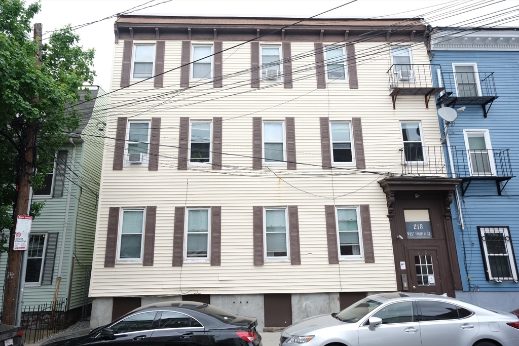 218 W 8th Street, Boston, Massachusetts, 7 Bedrooms Bedrooms, 13 Rooms Rooms,3 BathroomsBathrooms,Residential Income,For Sale,W 8th Street,73377400