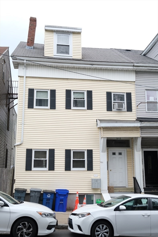 287 W 5th Street, Boston, Massachusetts, 4 Bedrooms Bedrooms, 9 Rooms Rooms,3 BathroomsBathrooms,Residential Income,For Sale,W 5th Street,73377402
