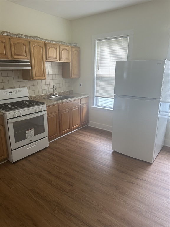 75 Nightingale St, Boston, Massachusetts, 3 Bedrooms Bedrooms, 6 Rooms Rooms,1 BathroomBathrooms,Residential Lease,For Rent,Nightingale St,73377425