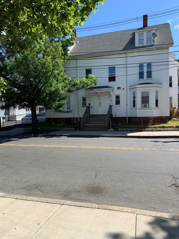 135 Chestnut St, Lynn, Massachusetts, 2 Bedrooms Bedrooms, 5 Rooms Rooms,1 BathroomBathrooms,Residential Lease,For Rent,Chestnut St,73377326