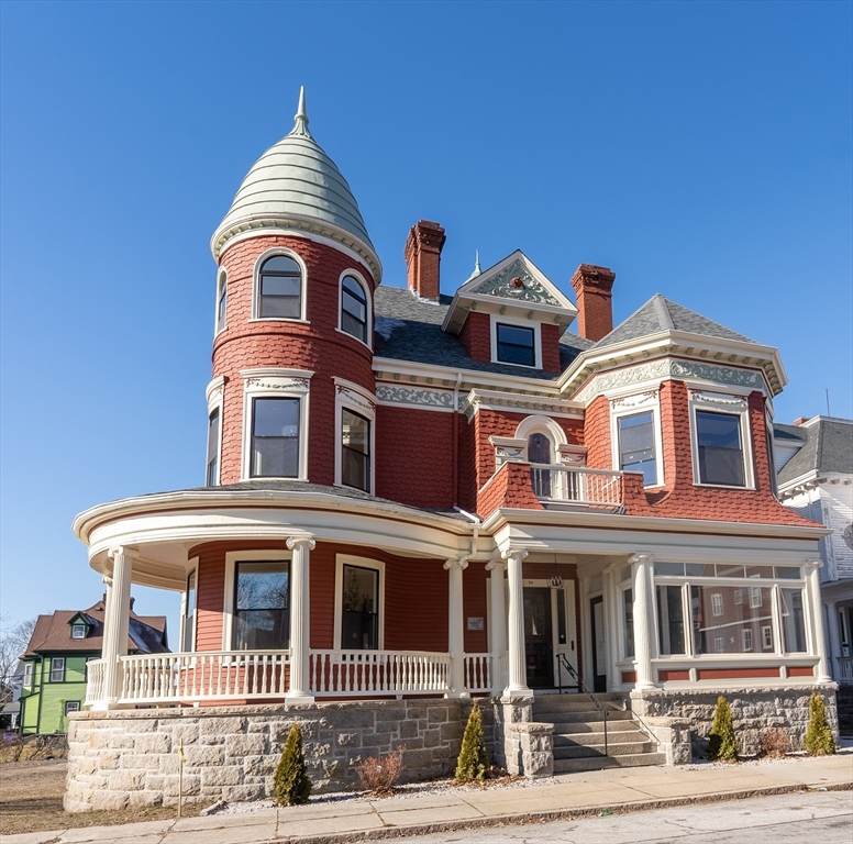 72 Belmont, Fall River, Massachusetts, 5 Bedrooms Bedrooms, 14 Rooms Rooms,4.5 BathroomsBathrooms,Residential Income,For Sale,Belmont,73377316