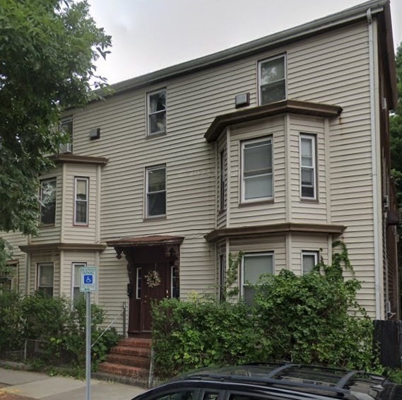 253 Broadway, Cambridge, Massachusetts, 7 Bedrooms Bedrooms, 15 Rooms Rooms,4 BathroomsBathrooms,Residential Income,For Sale,Broadway,73377581