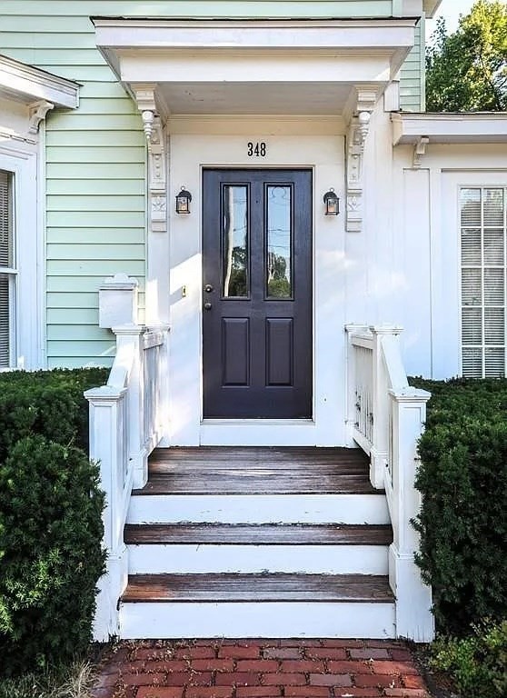 348 Commercial St, Weymouth, Massachusetts, 2 Bedrooms Bedrooms, 4 Rooms Rooms,1 BathroomBathrooms,Residential Lease,For Rent,Commercial St,73377651