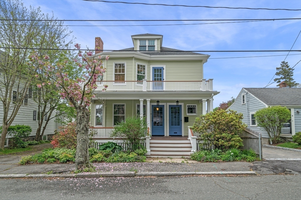 6 Prince Street, Marblehead, Massachusetts, 4 Bedrooms Bedrooms, 10 Rooms Rooms,2 BathroomsBathrooms,Residential Income,For Sale,Prince Street,73377703