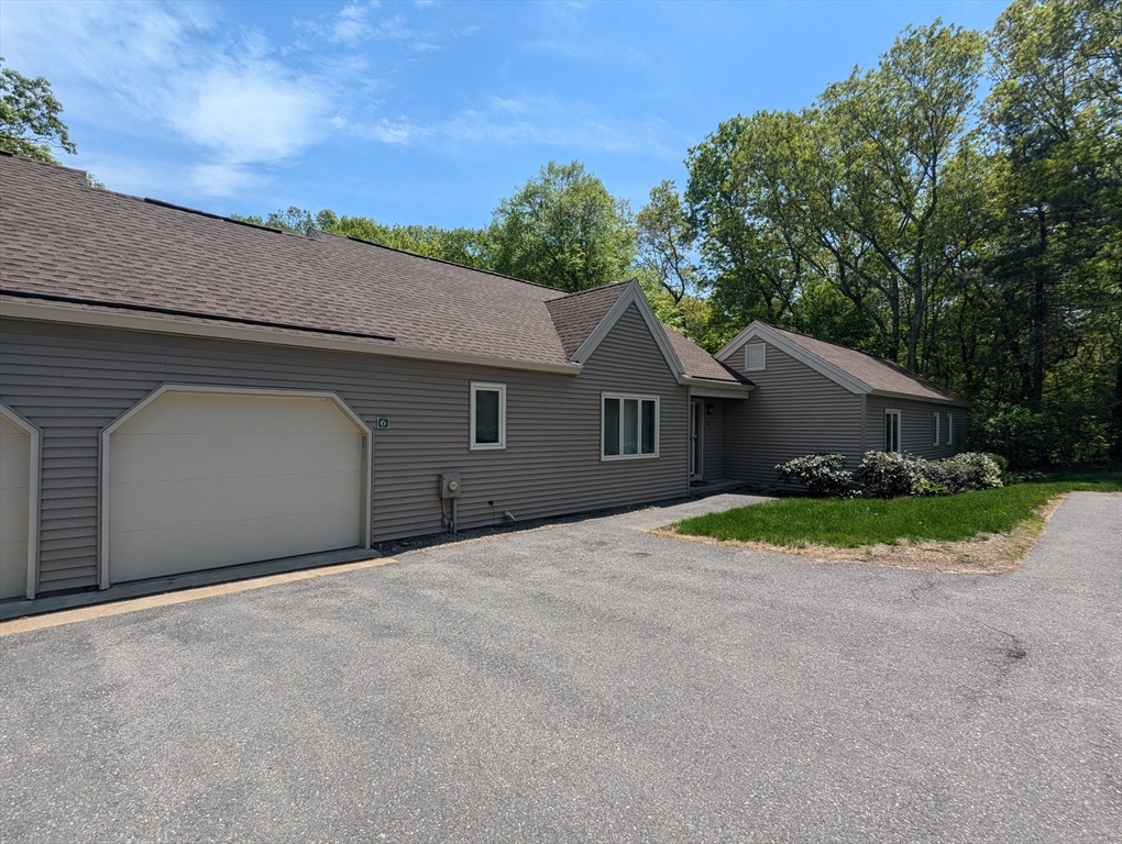 6 Christina, Wayland, Massachusetts, 2 Bedrooms Bedrooms, 5 Rooms Rooms,3 BathroomsBathrooms,Residential Lease,For Rent,Christina,73377686