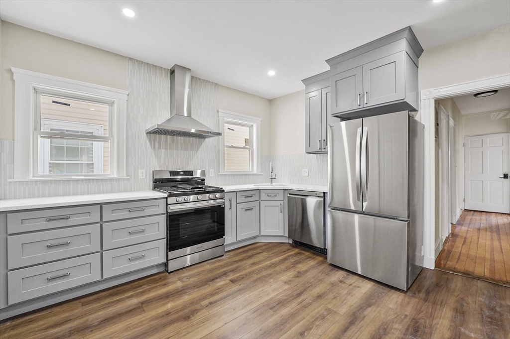18 Lyon Street, Boston, Massachusetts, 3 Bedrooms Bedrooms, 5 Rooms Rooms,1 BathroomBathrooms,Residential,For Sale,Lyon Street,73377614
