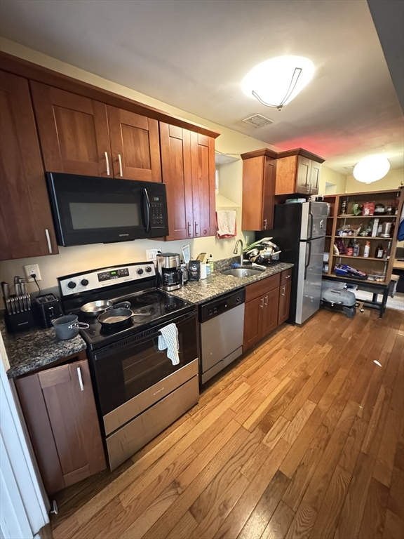 61 Wait, Boston, Massachusetts, 4 Bedrooms Bedrooms, 7 Rooms Rooms,2 BathroomsBathrooms,Residential Lease,For Rent,Wait,73377795