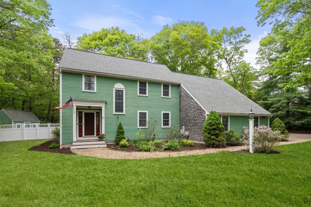 21 Autumn Ln, Marion, Massachusetts, 3 Bedrooms Bedrooms, 8 Rooms Rooms,2.5 BathroomsBathrooms,Residential,For Sale,Autumn Ln,73378095