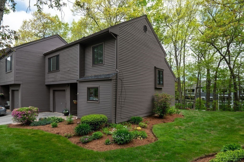 401 Colonial Dr, Ipswich, Massachusetts, 2 Bedrooms Bedrooms, 5 Rooms Rooms,2.5 BathroomsBathrooms,Residential,For Sale,Colonial Dr,73378081