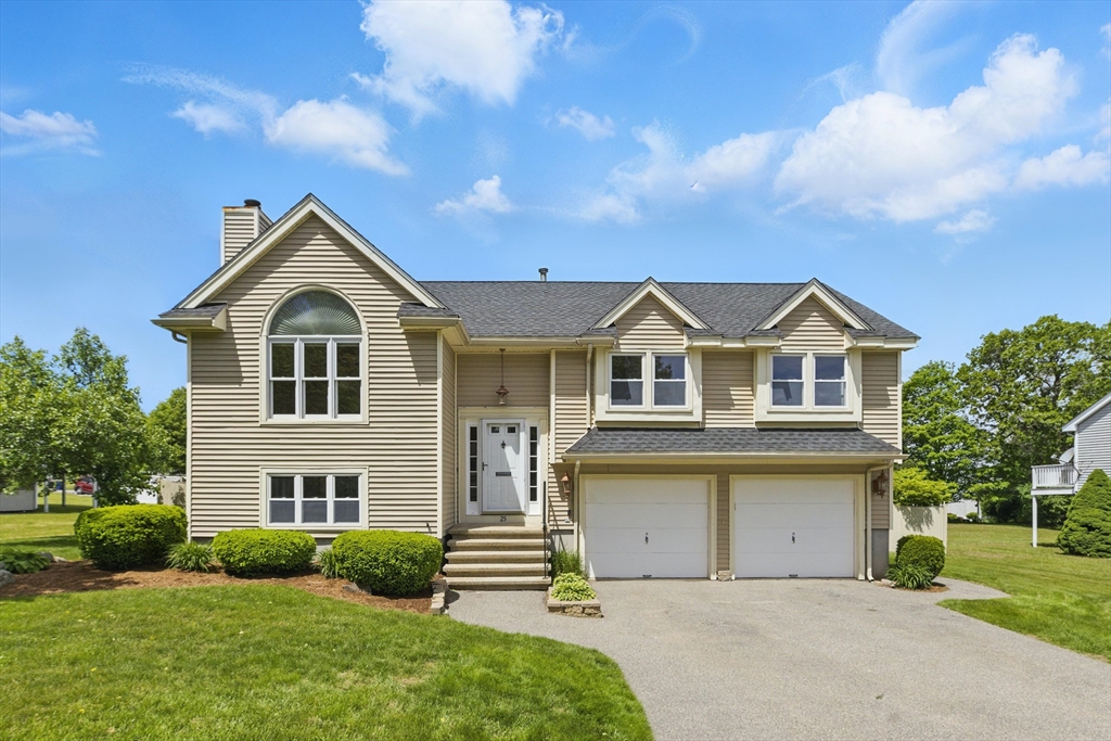 25 Sandra Road, Peabody, Massachusetts, 4 Bedrooms Bedrooms, 9 Rooms Rooms,2.5 BathroomsBathrooms,Residential,For Sale,Sandra Road,73378140