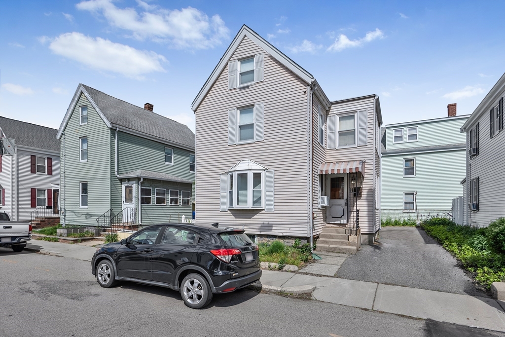 11 Murphy Ct, Newton, Massachusetts, 3 Bedrooms Bedrooms, 7 Rooms Rooms,1.5 BathroomsBathrooms,Residential,For Sale,Murphy Ct,73378131