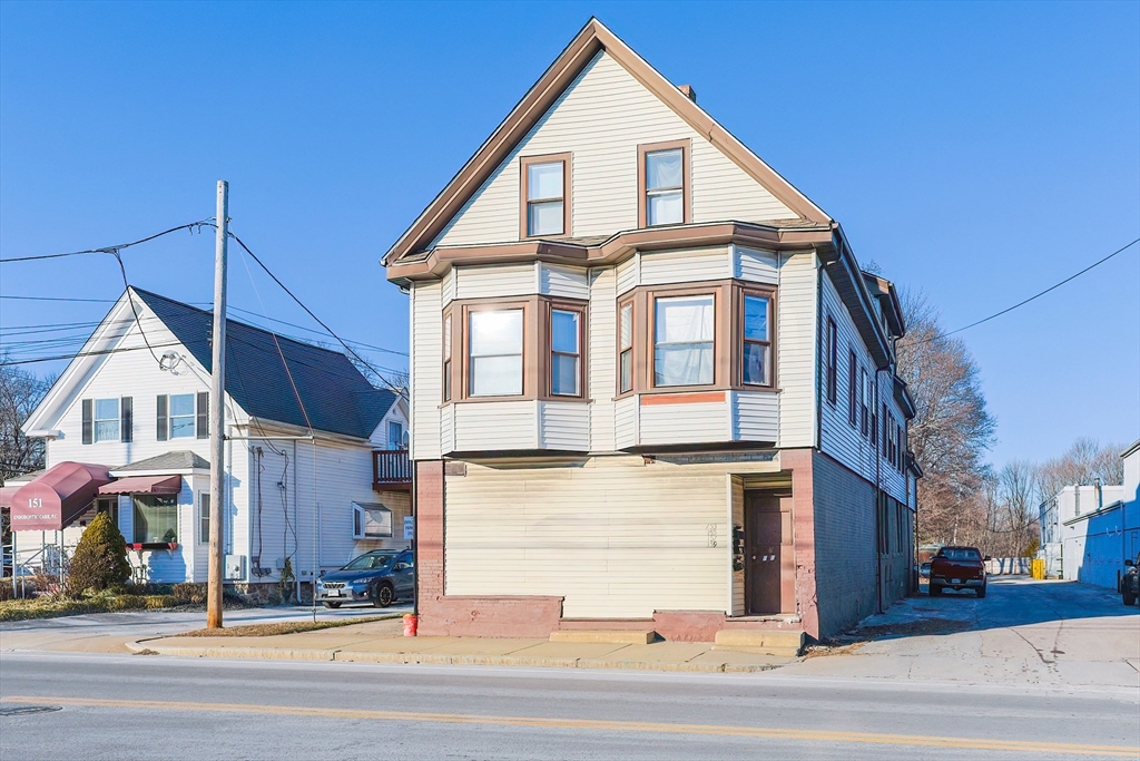 153-159 East Central Street, Franklin, Massachusetts, 11 Bedrooms Bedrooms, 16 Rooms Rooms,5 BathroomsBathrooms,Residential Income,For Sale,East Central Street,73378168