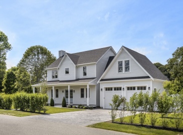 30 Franklin Ave, Oak Bluffs, Massachusetts, 2 Bedrooms Bedrooms, 6 Rooms Rooms,2.5 BathroomsBathrooms,Residential,For Sale,Franklin Ave,73260532