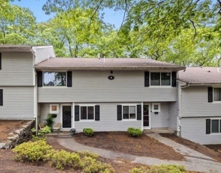 3 Beals Cove Rd, Hingham, Massachusetts, 2 Bedrooms Bedrooms, 4 Rooms Rooms,1.5 BathroomsBathrooms,Residential,For Sale,Beals Cove Rd,73376860