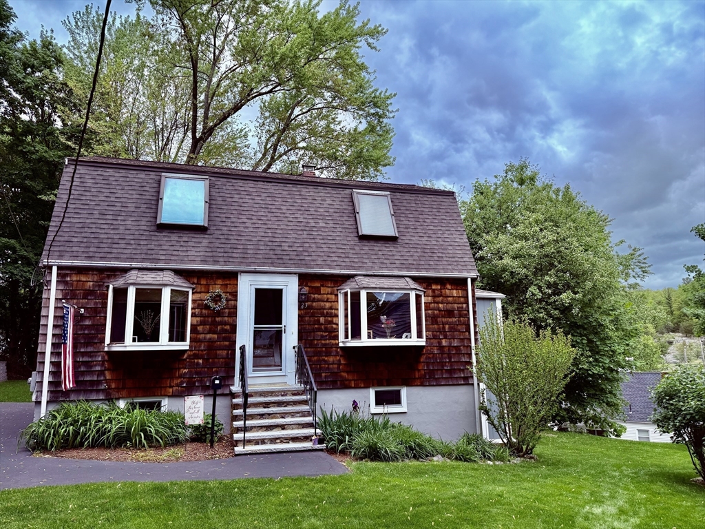 23 Bonavesta Ter, Lynn, Massachusetts, 5 Bedrooms Bedrooms, 8 Rooms Rooms,2 BathroomsBathrooms,Residential,For Sale,Bonavesta Ter,73378881