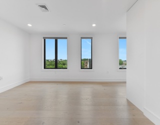 50 Leo M. Birmingham Parkway, Boston, Massachusetts, 1 Bedroom Bedrooms, 3 Rooms Rooms,1 BathroomBathrooms,Residential,For Sale,Leo M. Birmingham Parkway,73378903