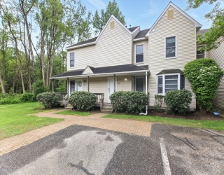 59 Castlegate Dr., Springfield, Massachusetts, 2 Bedrooms Bedrooms, 5 Rooms Rooms,2 BathroomsBathrooms,Residential,For Sale,Castlegate Dr.,73378899