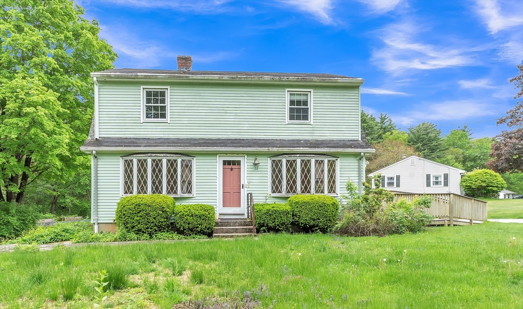 45 Alpine Dr, Southbridge, Massachusetts, 3 Bedrooms Bedrooms, 7 Rooms Rooms,2 BathroomsBathrooms,Residential,For Sale,Alpine Dr,73378970