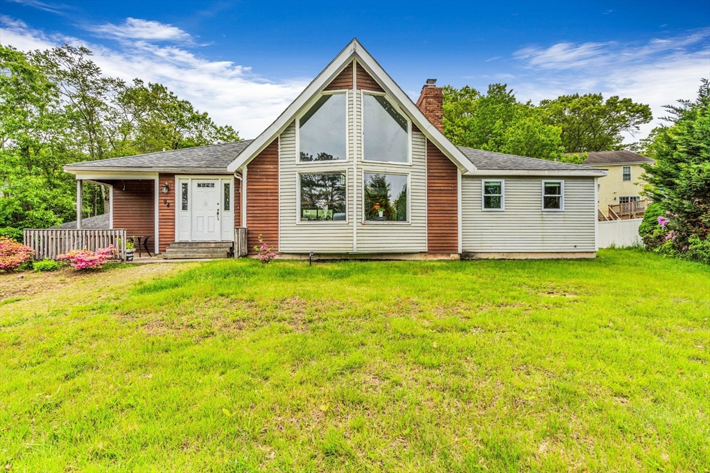94 Lakeshore Drive, Bellingham, Massachusetts, 3 Bedrooms Bedrooms, 5 Rooms Rooms,3 BathroomsBathrooms,Residential,For Sale,Lakeshore Drive,73378975