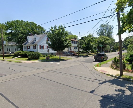 158 N Central Ave., Quincy, Massachusetts, 4 Bedrooms Bedrooms, 7 Rooms Rooms,1.5 BathroomsBathrooms,Residential Lease,For Rent,N Central Ave.,73379279