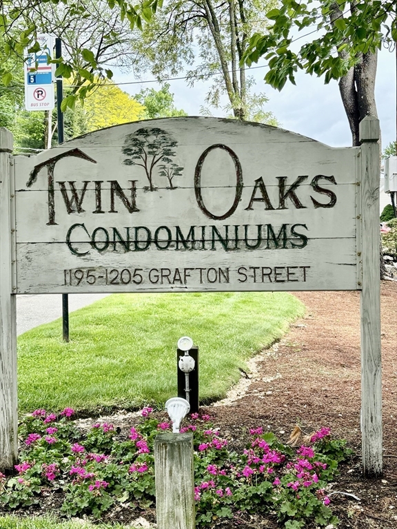 1195 Grafton Street, Worcester, Massachusetts, 2 Bedrooms Bedrooms, 4 Rooms Rooms,1 BathroomBathrooms,Residential,For Sale,Grafton Street,73379302