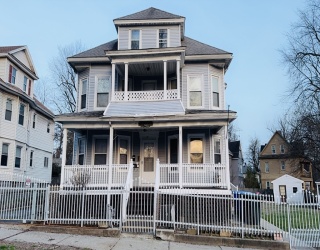 37 Eagle St, Springfield, Massachusetts, 8 Bedrooms Bedrooms, 16 Rooms Rooms,4 BathroomsBathrooms,Residential Income,For Sale,Eagle St,73379513