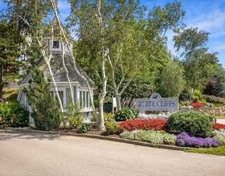 42 Fairway Dr, Plymouth, Massachusetts, 3 Bedrooms Bedrooms, 7 Rooms Rooms,3.5 BathroomsBathrooms,Residential,For Sale,Fairway Dr,73379576