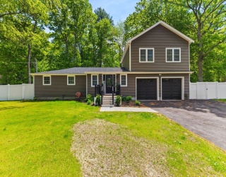 12 Spruce St, Taunton, Massachusetts, 4 Bedrooms Bedrooms, 6 Rooms Rooms,2 BathroomsBathrooms,Residential,For Sale,Spruce St,73379678