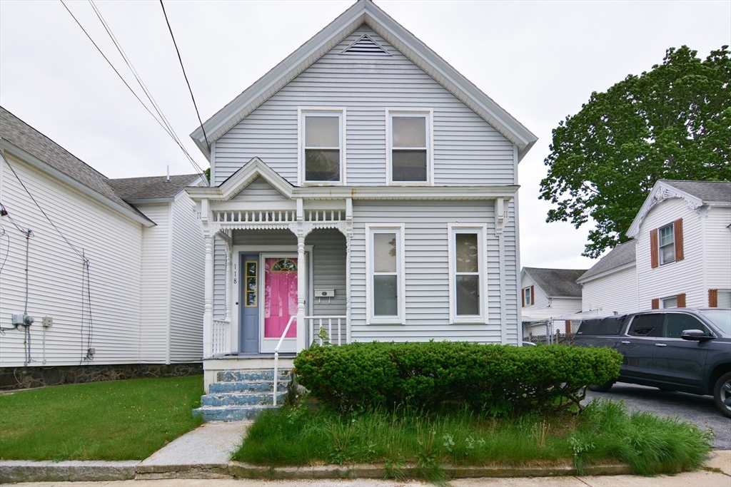 118 D St, Lowell, Massachusetts, 4 Bedrooms Bedrooms, 7 Rooms Rooms,1.5 BathroomsBathrooms,Residential,For Sale,D St,73379715