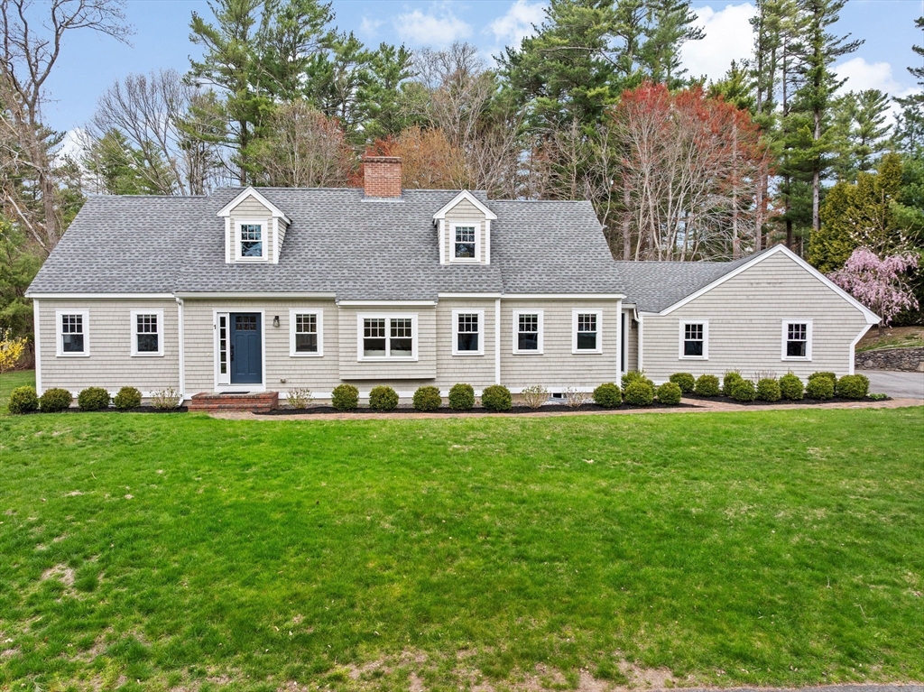 1 Westford Farm Rd, Duxbury, Massachusetts, 4 Bedrooms Bedrooms, 7 Rooms Rooms,3 BathroomsBathrooms,Residential,For Sale,Westford Farm Rd,73379982