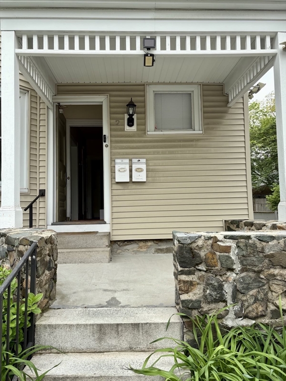 2 Worcester, Belmont, Massachusetts, 2 Bedrooms Bedrooms, 4 Rooms Rooms,1 BathroomBathrooms,Residential Lease,For Rent,Worcester,73380015