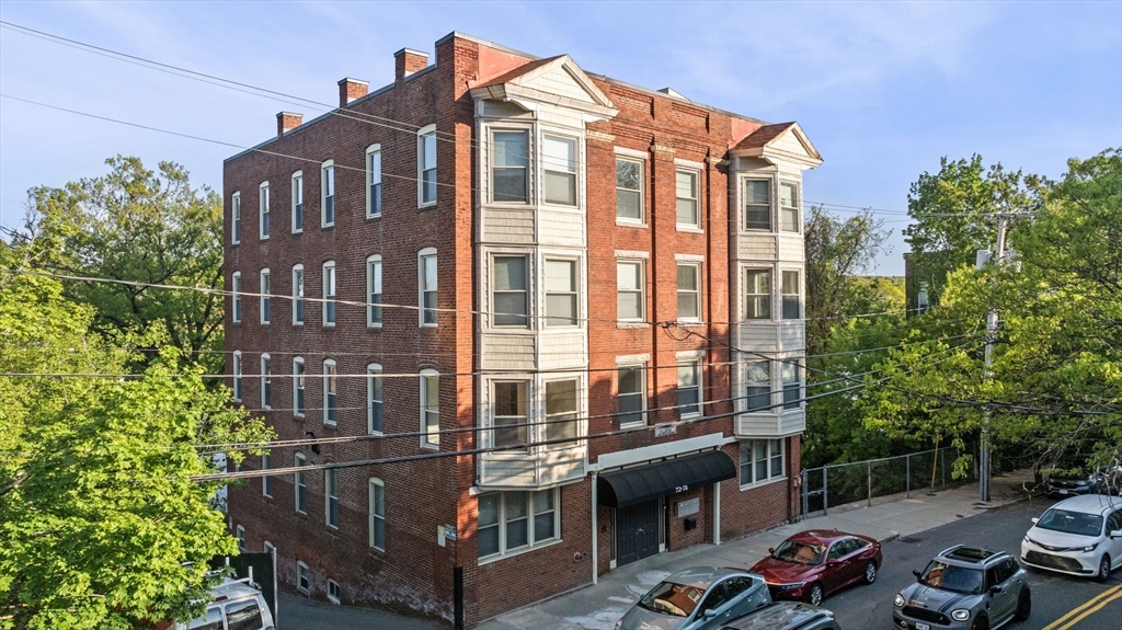 72 River Street, Haverhill, Massachusetts, 3 Bedrooms Bedrooms, 4 Rooms Rooms,1 BathroomBathrooms,Residential,For Sale,River Street,73379995
