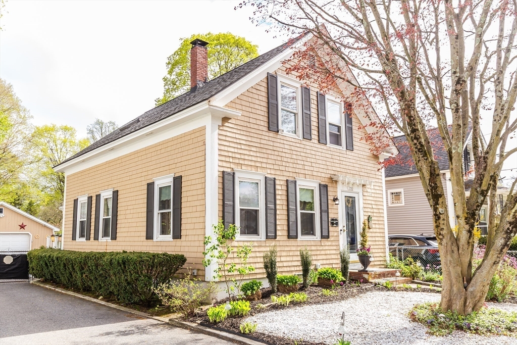 178 Oak St, Taunton, Massachusetts, 3 Bedrooms Bedrooms, 7 Rooms Rooms,2 BathroomsBathrooms,Residential,For Sale,Oak St,73379701
