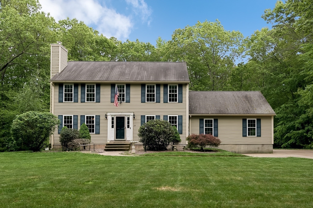 59 Linden St, Douglas, Massachusetts, 4 Bedrooms Bedrooms, 7 Rooms Rooms,2.5 BathroomsBathrooms,Residential,For Sale,Linden St,73379767