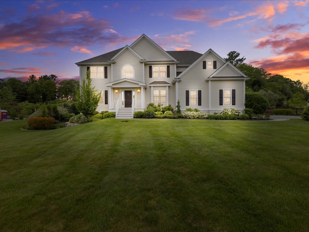 10 Beech Street, Millis, Massachusetts, 4 Bedrooms Bedrooms, 10 Rooms Rooms,3.5 BathroomsBathrooms,Residential,For Sale,Beech Street,73380027