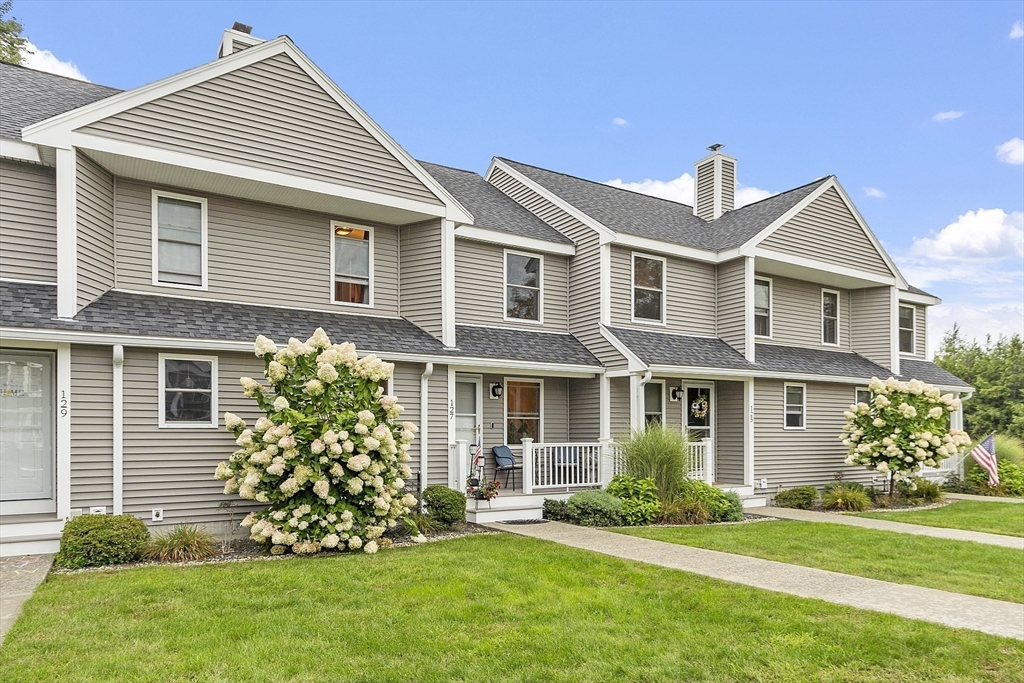 127 Bayberry Hill Ln, Leominster, Massachusetts, 2 Bedrooms Bedrooms, 6 Rooms Rooms,1.5 BathroomsBathrooms,Residential,For Sale,Bayberry Hill Ln,73380045