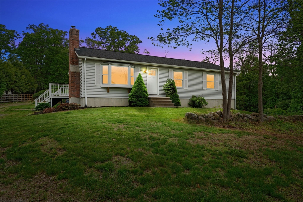 31 Chestnut St, Douglas, Massachusetts, 3 Bedrooms Bedrooms, 6 Rooms Rooms,1 BathroomBathrooms,Residential,For Sale,Chestnut St,73380032
