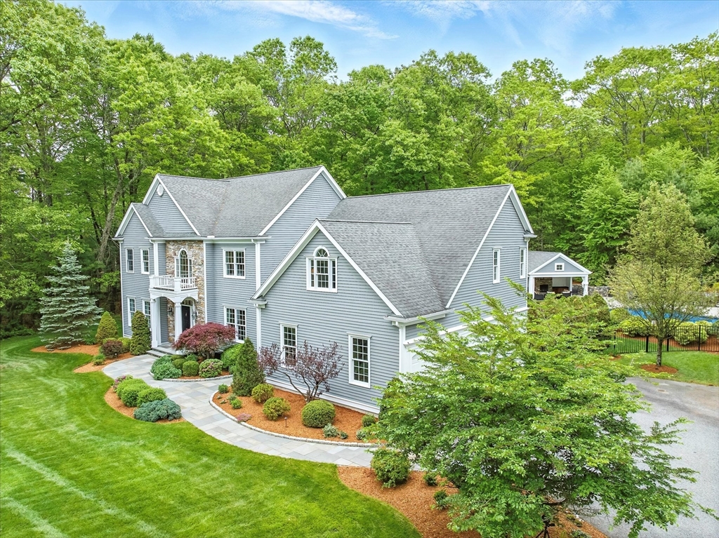 19 Juniper Rd., Upton, Massachusetts, 4 Bedrooms Bedrooms, 11 Rooms Rooms,4.5 BathroomsBathrooms,Residential,For Sale,Juniper Rd.,73380075