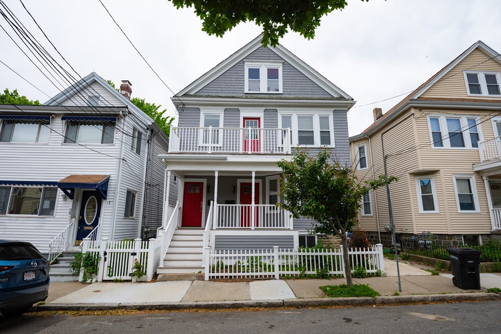 30 Partridge Ave, Somerville, Massachusetts, 5 Bedrooms Bedrooms, 11 Rooms Rooms,2 BathroomsBathrooms,Residential Income,For Sale,Partridge Ave,73380154